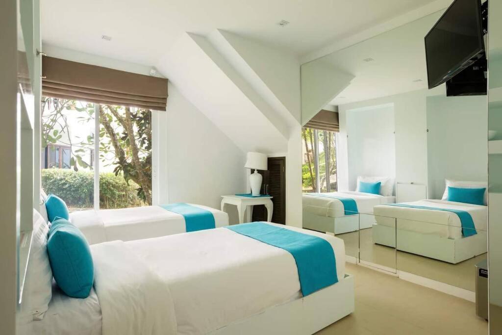 Villa Nirvana - Beachfront Tropical Chic 4Br Haven In Cape Panwa, Phuket Ban Ao Makham Екстер'єр фото